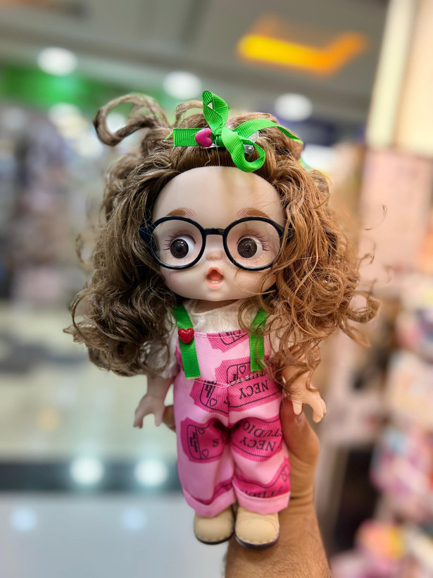 عروسک فانتزی عینکی